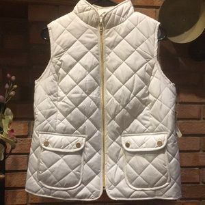 LIMITED TIME DEAL NWT St John’s Bay White Vest
